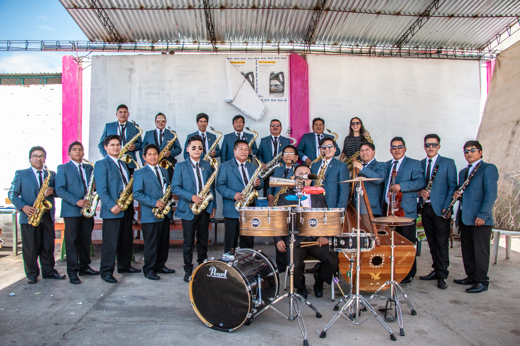 Carolina Araoz within the Orquesta Mucha Hermanos