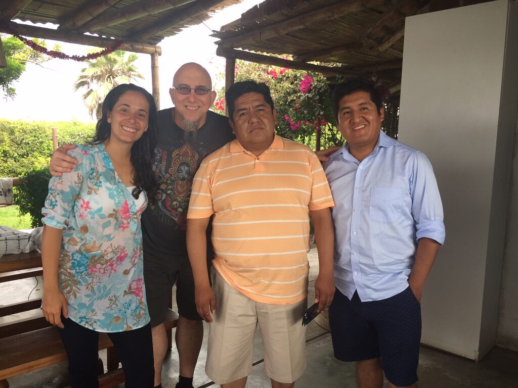 Con Jeff Coffin, Arón y Abiud Mucha, en la grabación de «Palabras urgentes»